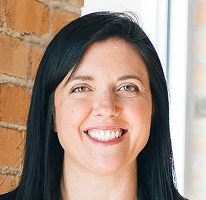 Sophie Hartwell, responsável de apoio ao cliente em uma equipa de serviço, retrato